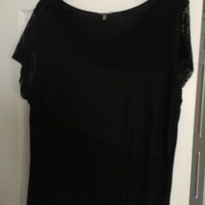 Cable & Gauge Black top with lace